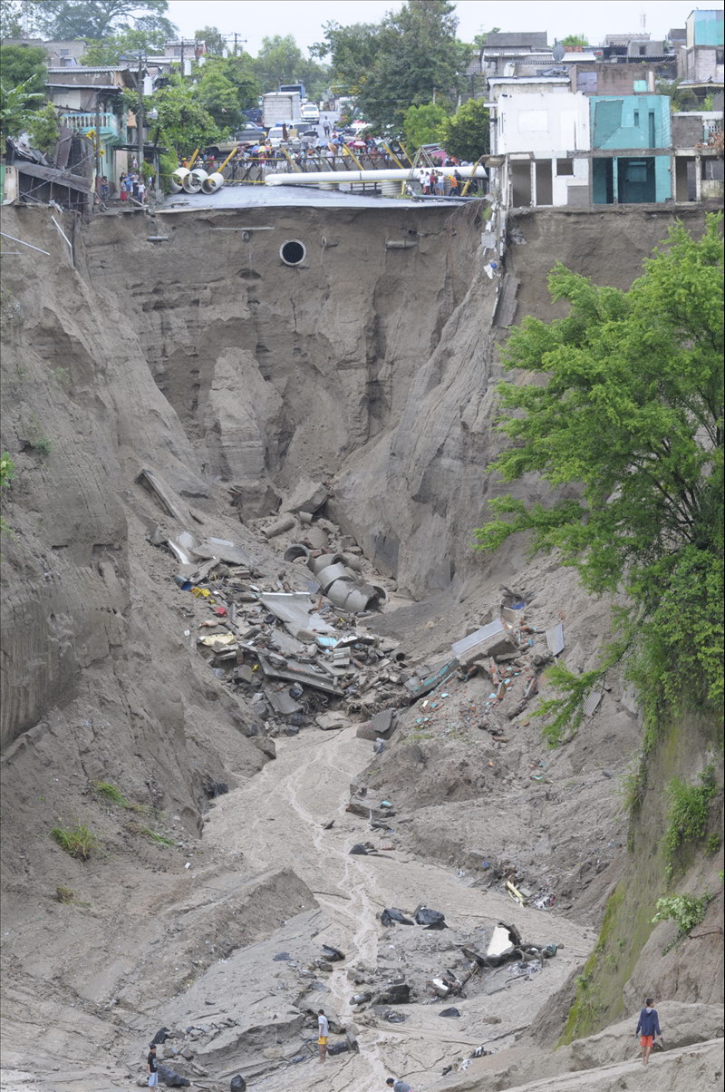 MOP suspende momentáneamente obras de mitigación en Reparto Las Cañas por lluvias