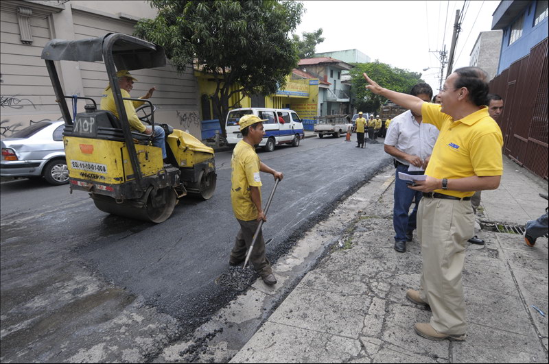 MOP continua programa “Vías Libres de Baches” con reparación de  1.3 kilómetros de Tercera Calle Poniente 