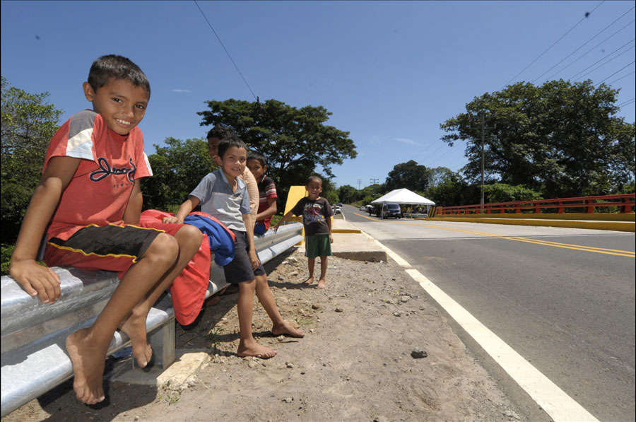 FOVIAL invierte $1.2 millones en reparación de puentes dañados por las lluvias.