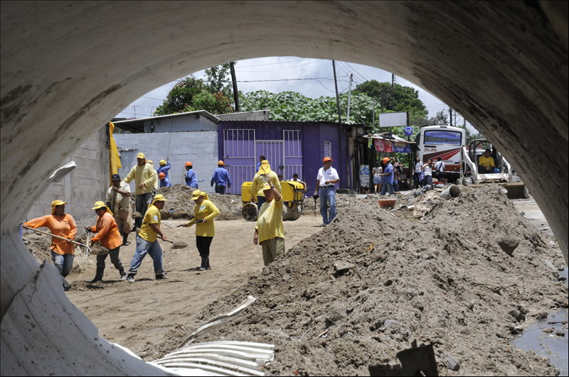 MOP por concluir reconstrucción de tramo de bóveda Colonia San Francisco, Bulevar de Los Próceres, San Salvador