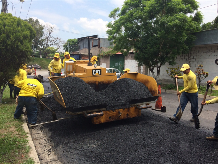 MOP desarrolla plan de bacheo y recarpeteo en el Area Metropolitana de San Salvador