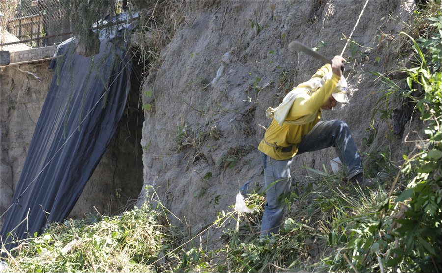 MOP-PNUD inicia construcción obras de protección en Talud Norte de Colonia Bello San Juan, Planes de Renderos, San Salvador