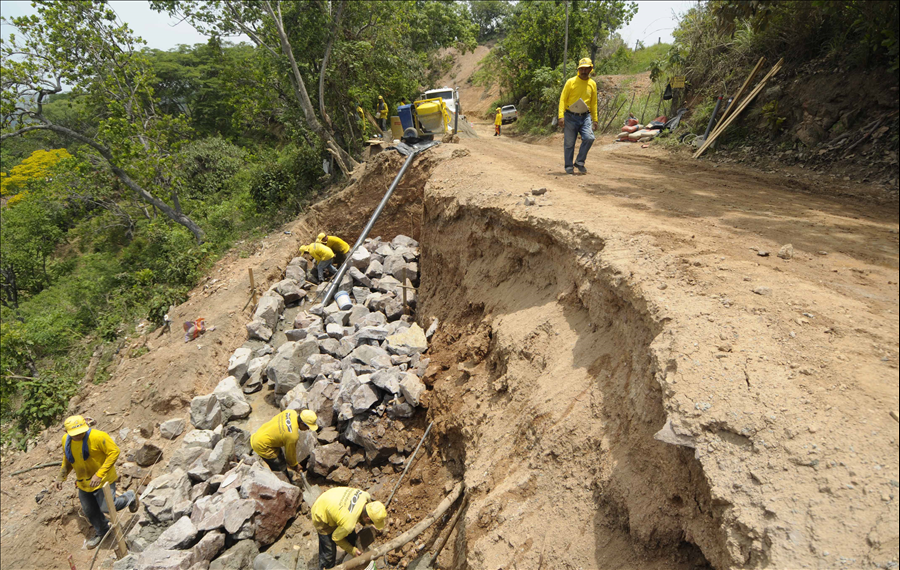 MOP saca a licitación tres proyectos para construcción de dos puentes y una obra de protección