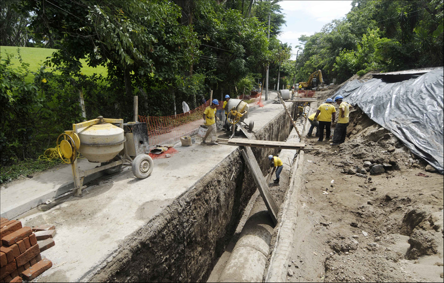 57% de avance en construcción de colector en Colonia El Matazano, Ilopango