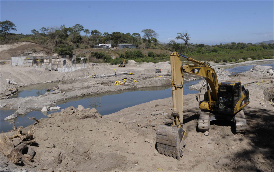 MOP recibe ofertas para construcción dos puentes en Chalatenango