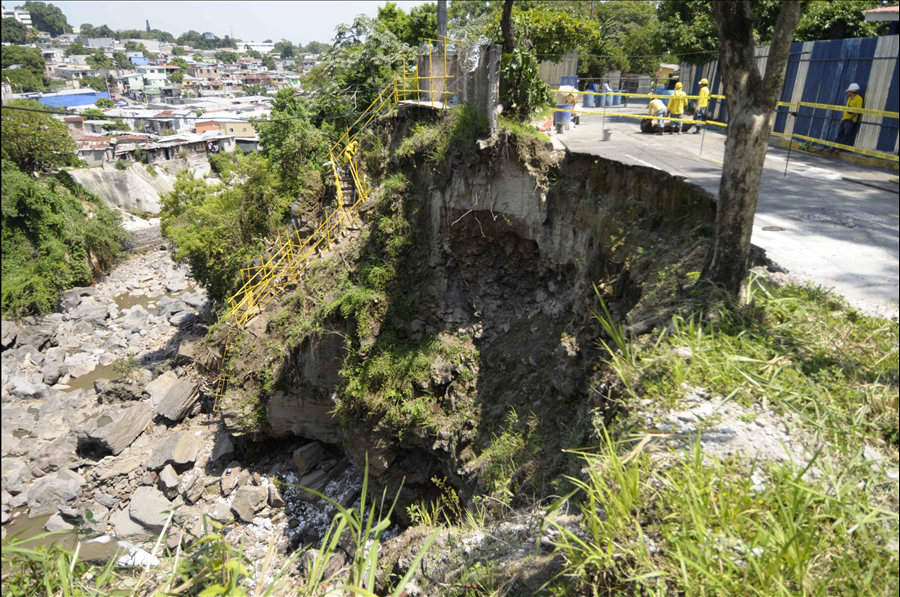 MOP inicia obras de protección por cárcava formada en Quebrada La Lechuza, zona CIFCO