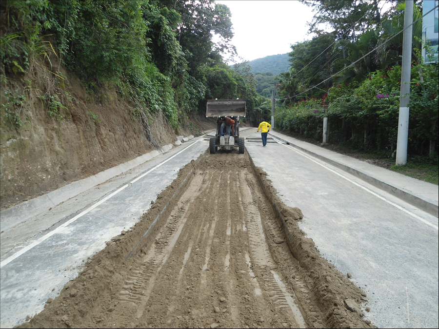 MOP avanza en obras de protección Calle El Guaje, Ilopango, pese a lluvias