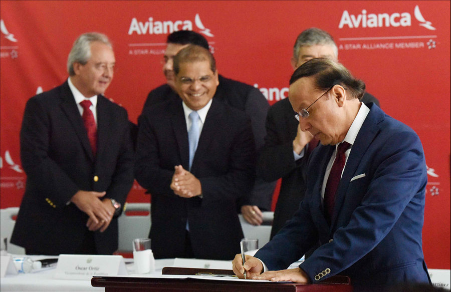 Gobierno firma memorándum de entendimiento con Avianca