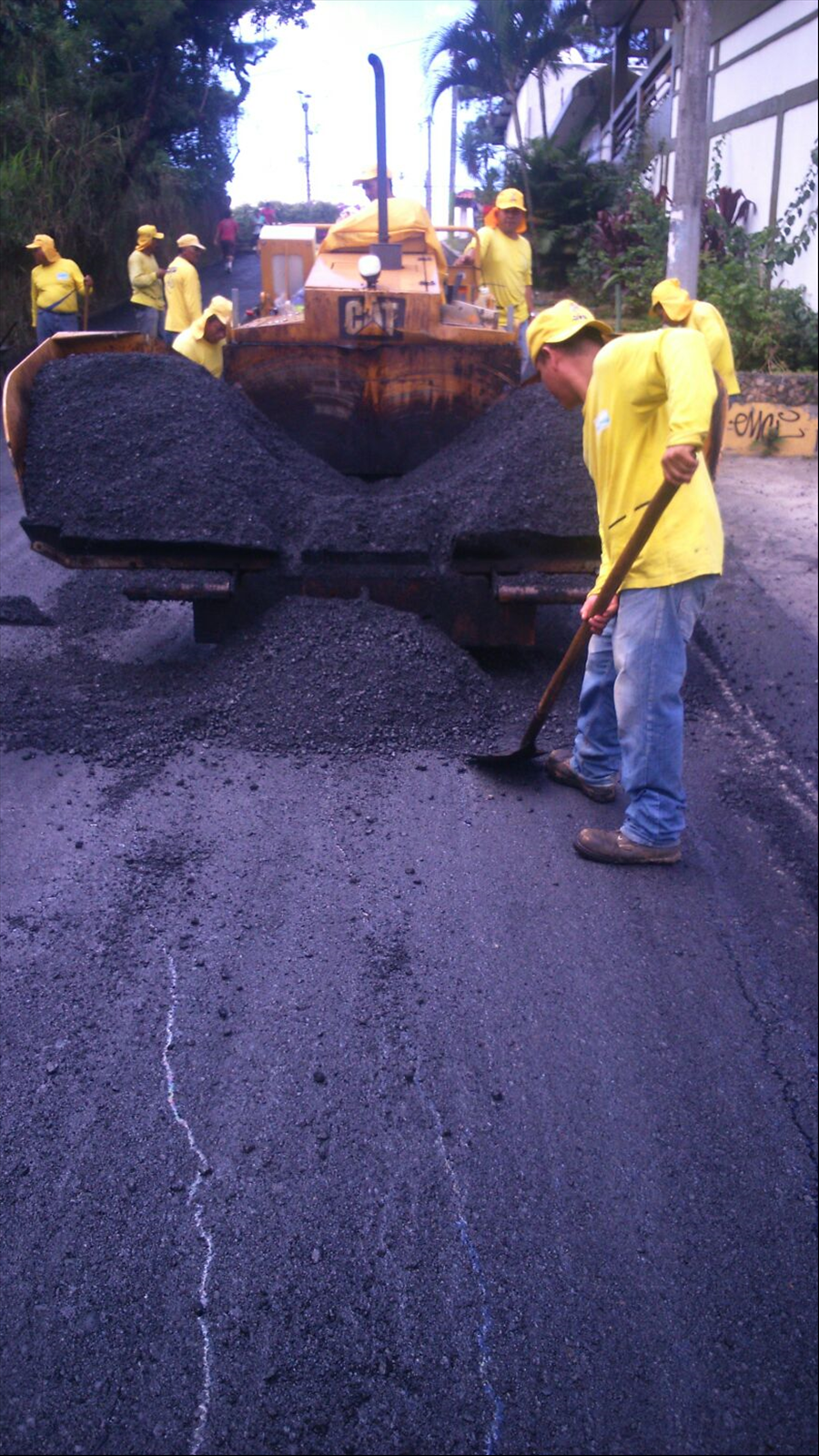 MOP realiza obras de pavimentación en Panchimalco y Ciudad Delgado