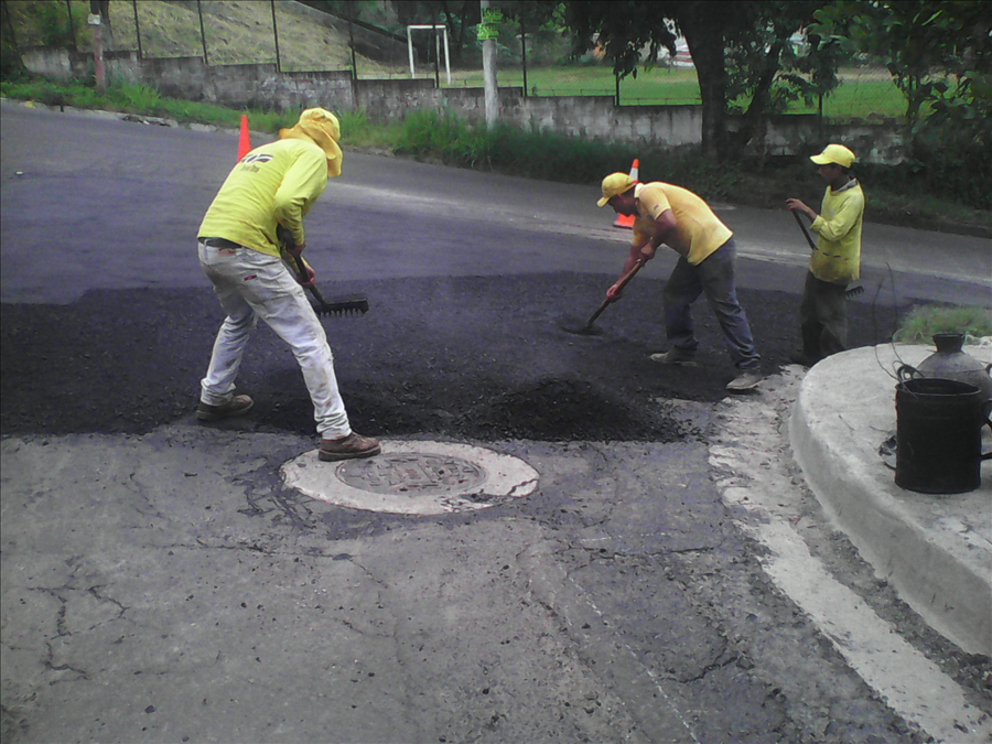 MOP repara 5 kilómetros de calles  desde Soyapango hasta Colonia Santa Marta y Calle Lara, San Salvador
