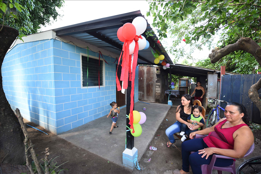 154 familias de comunidad Galera Quemada, Nejapa, beneficiados con viviendas permanentes nuevas