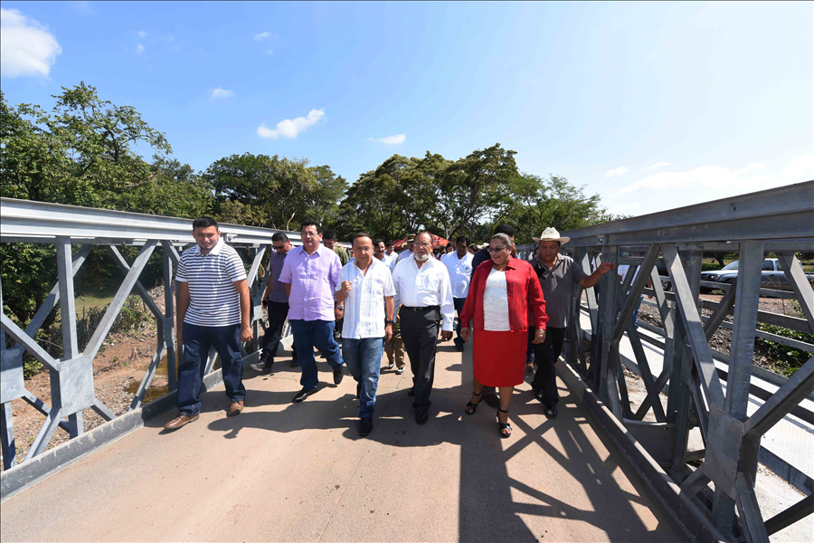 MOP entrega a comunidad  puente sobre quebrada Chocolate, Cantón Tizate, Anamorós, La Unión 