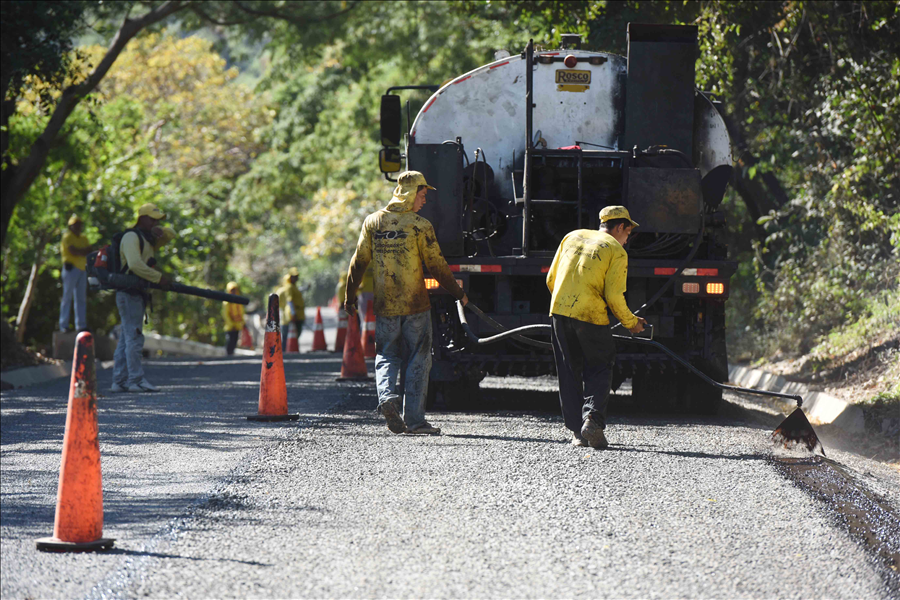 73.5% de avance en pavimentación carretera Suchitoto-Cinquera, Etapa II