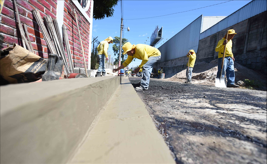 70% de avance en pavimentación de calle Antekirta II, Soyapango San Salvador