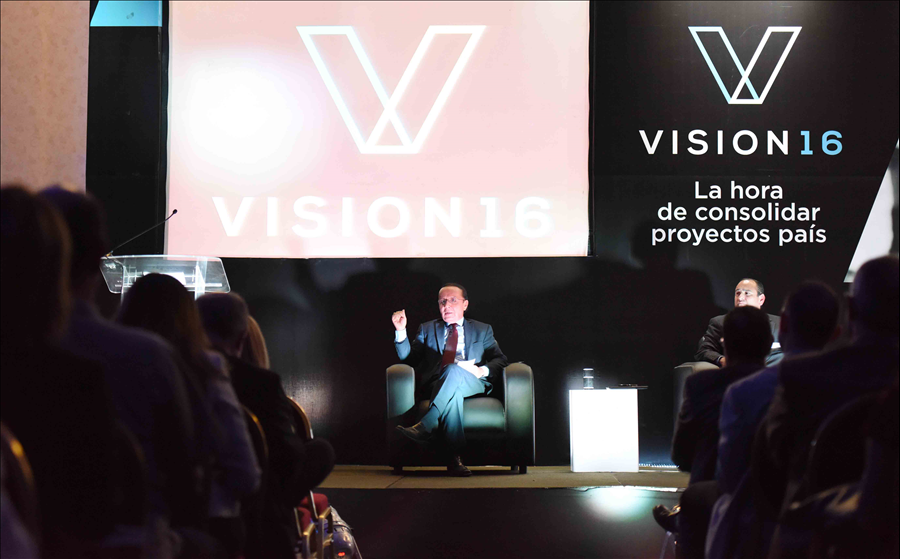 MOP participa en Foro Visión 2016