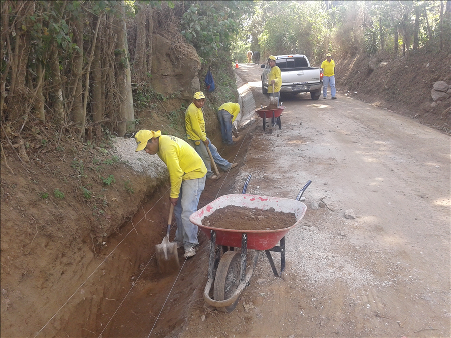 MOP avanza en el mejoramiento de carretera Tramo: Apaneca-Quezalapa- San Pedro Puxtla, Ahuachapán