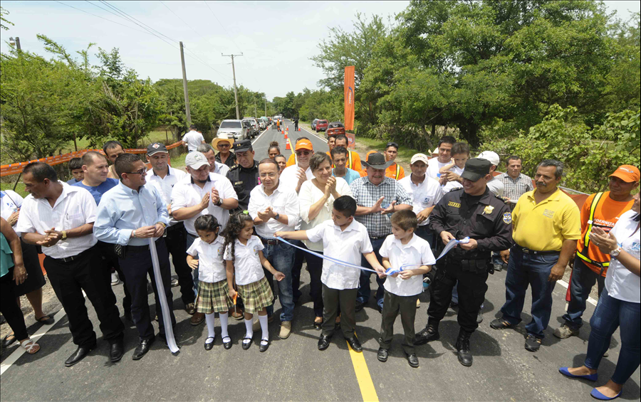 FOVIAL entrega obras de modernización de la ruta Agua Caliente, Chalatenango