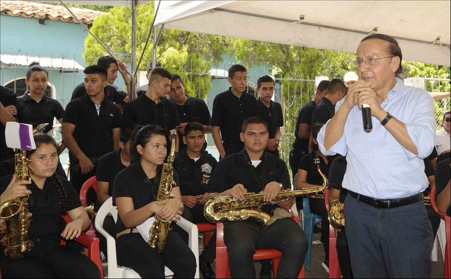 MOP entrega a población pavimentación de carretera Suchitoto-Cinquera, Tramo I y II