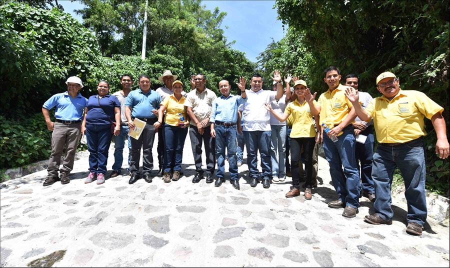 MOP supervisa avance de proyecto de carretera Apaneca-Quezalapa- San Pedro Puxtla, Ahuachapán