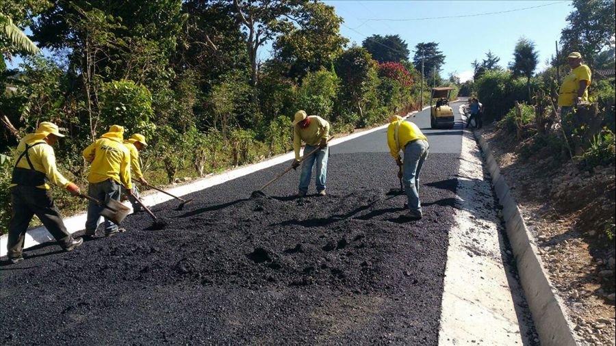 MOP concluye pavimentación de calle principal a Cantón Los Planes, La Palma, Chalatenango 