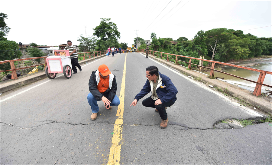 MOP anuncia medidas para restablecer tráfico carretera a Chalatenango