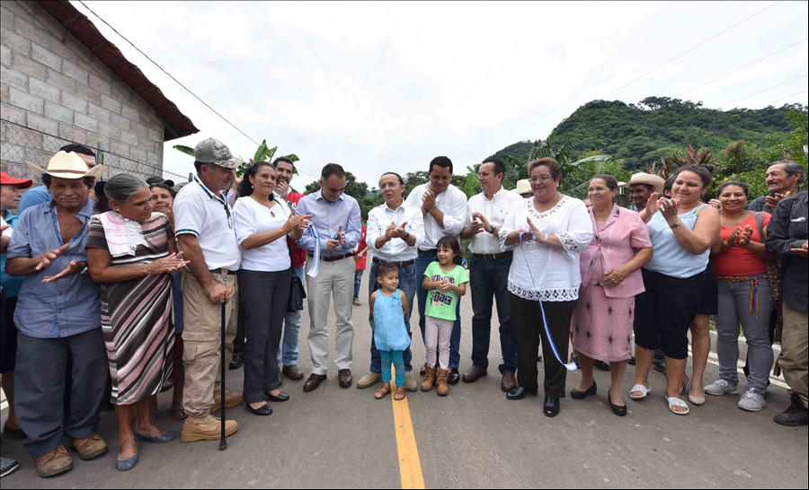 El MOP entrega en Cabañas el tramo de carretera del Programa Caminos Rurales financiado por Unión Europea