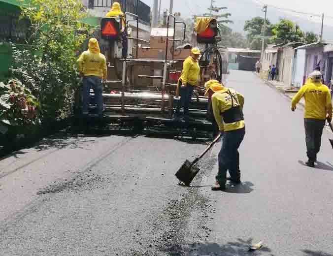 MOP repara con pavimentación y bacheo calles de Ciudad Delgado