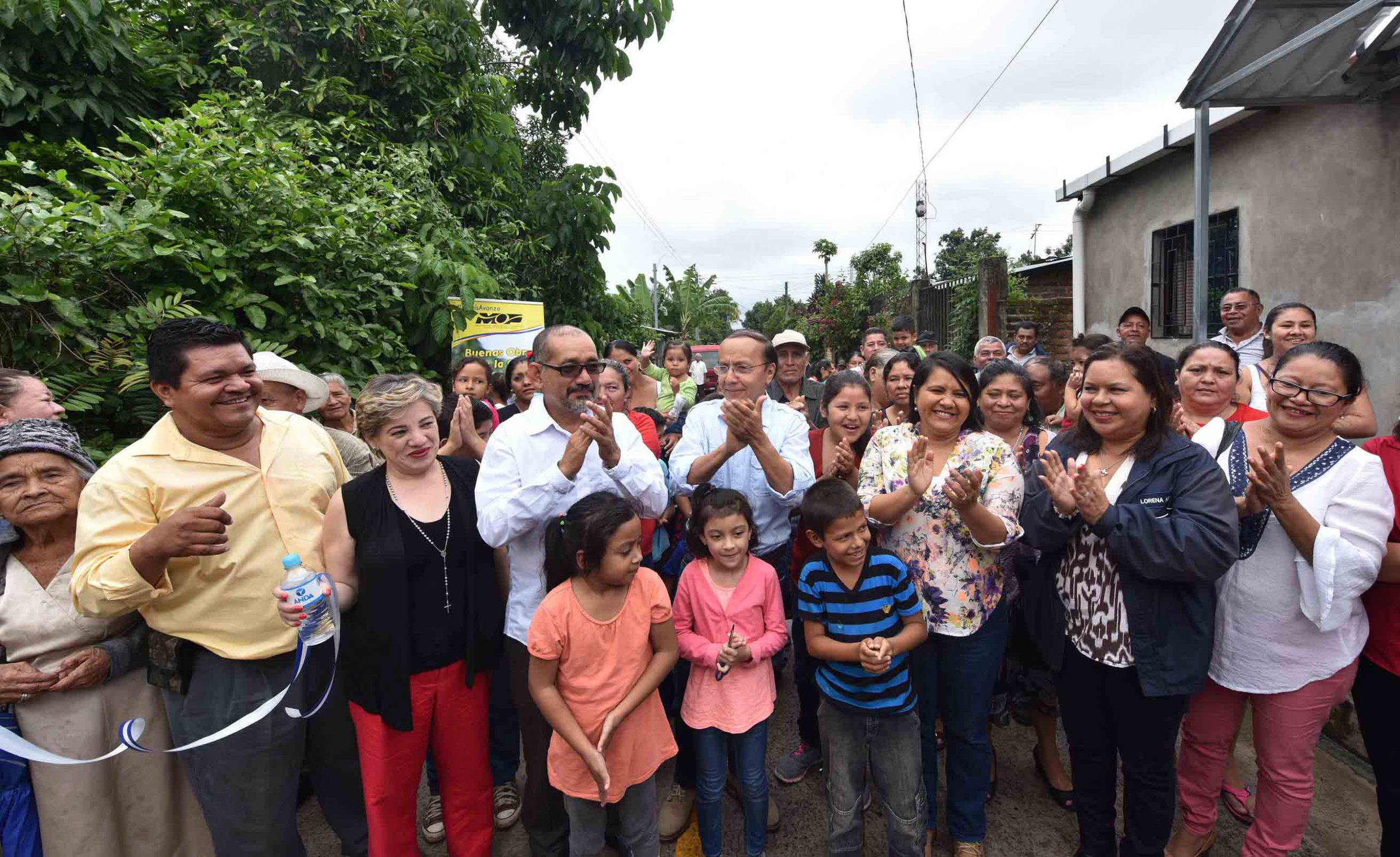 MOP entrega pavimentación de calle principal Colonia El Milagro Los Tubos           San Juan Opico,  La Libertad