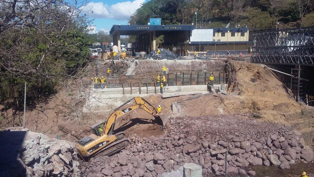 24% de avance en construcción nuevo puente fronterizo Anguiatú, Metapán