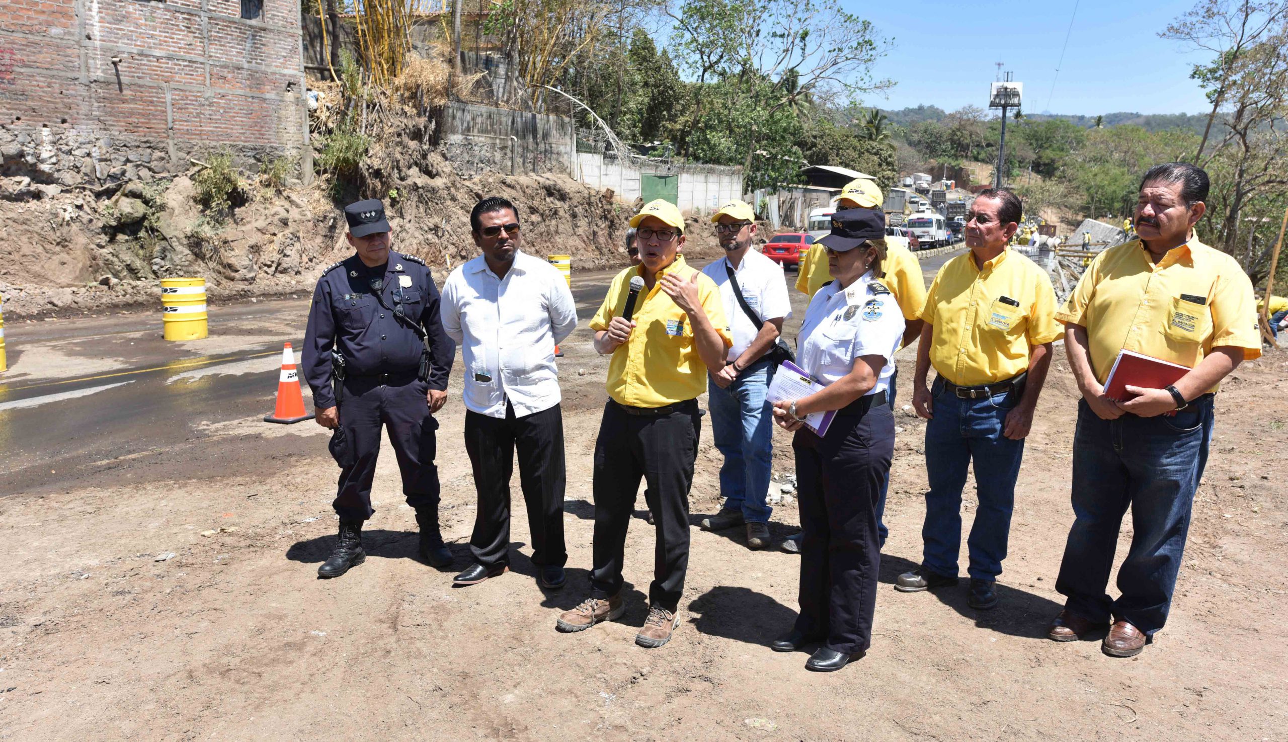 MOP anuncia dispositivo especial de manejo de tránsito en construcción Autopista al Puerto La Libertad por Semana Santa