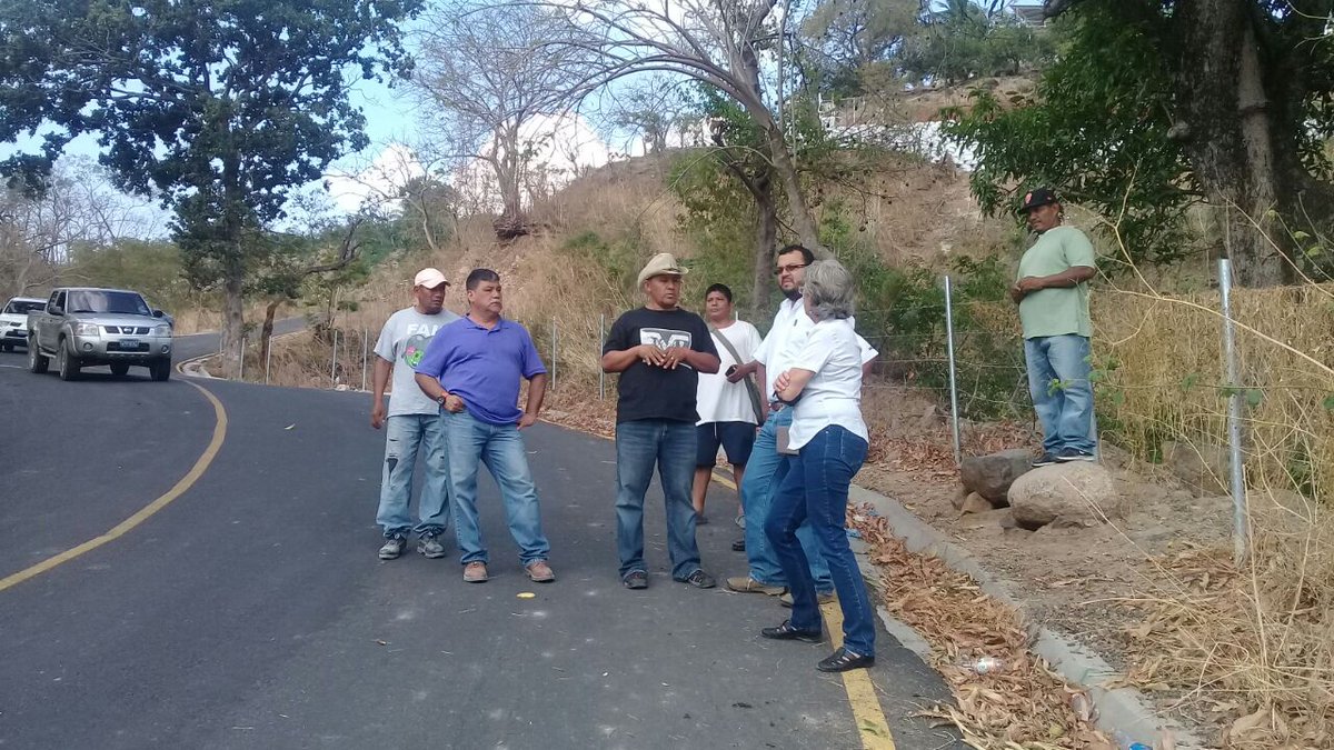 65% de avance pavimentación 2.3 km en San Antonio La Loma, San Antonio Masahuat, La Paz