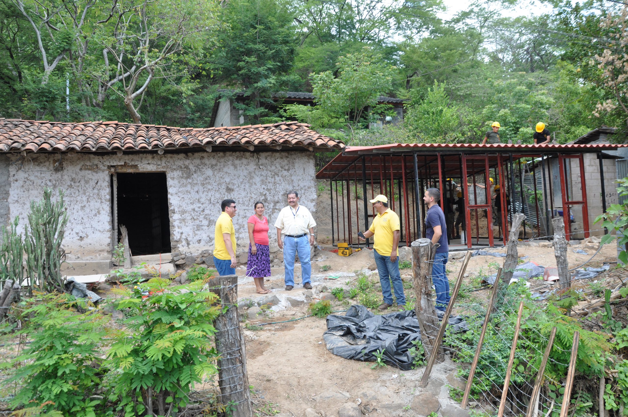 Viceministerio de Vivienda construye las primeras 142 viviendas para afectados por enjambre sísmico en zona oriental