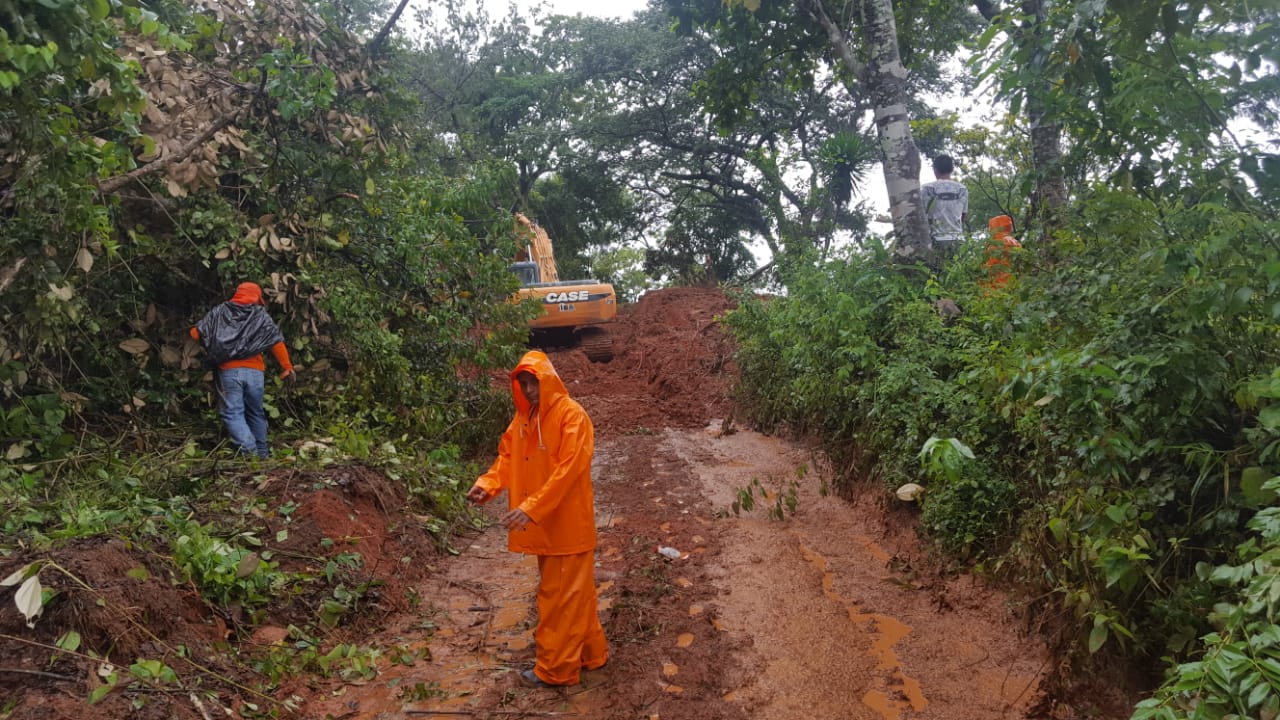 MOP-FOVIAL trabajan para restablecer conectividad en ruta Arambala-Joateca, afectada por derrumbes  