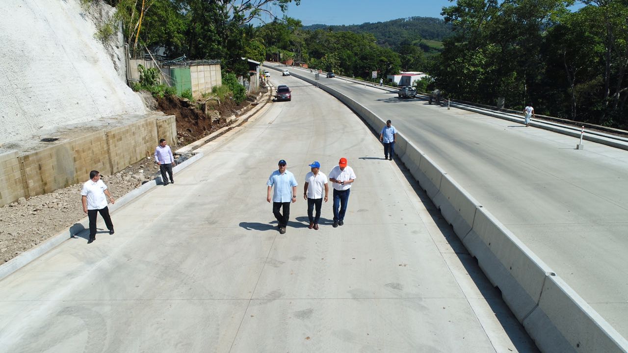 60 % de avance ampliación a 4 carriles Carretera al Puerto de La Libertad