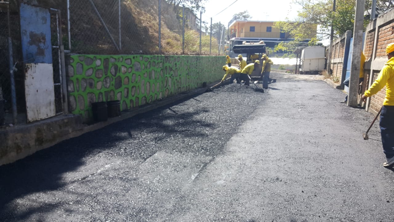 MOP pavimenta 5 rutas de casco urbano de La Palma, Chalatenango