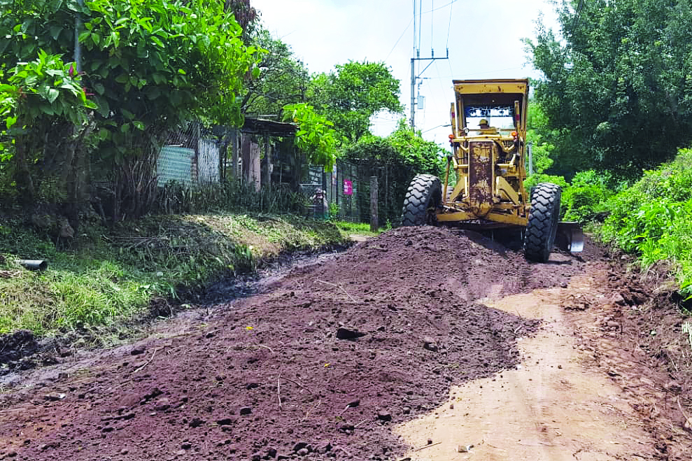 MOP rehabilita ruta de 3.5 kilómetros en Sonsonate