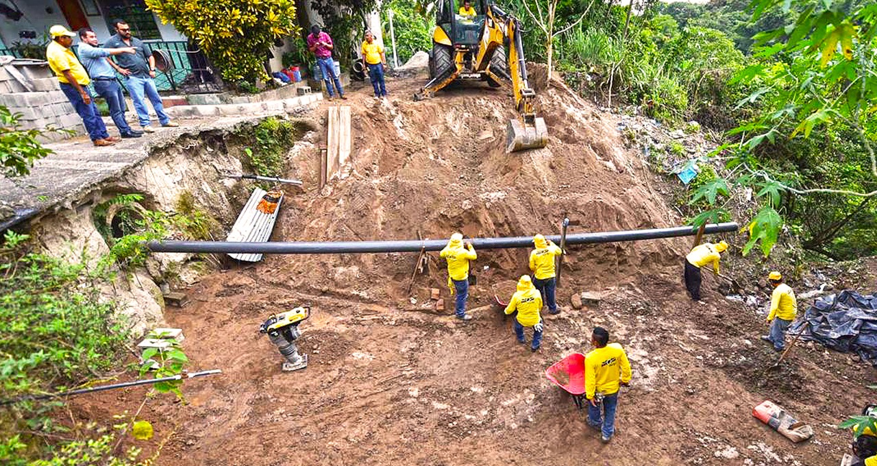 MOP inspecciona avance en obras de protección por cárcava, en Colonia Santa Rita 6, Cuscatacingo