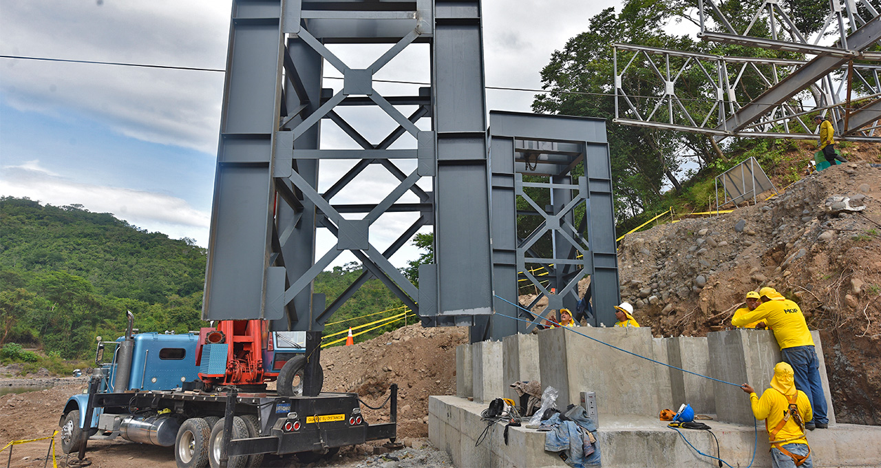 Avanzamos con la construcción de Puente sobre Río Torola 