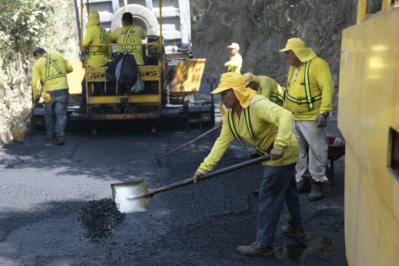 Promovemos desarrollo agrícola y turístico con pavimentación de 4.5 kilómetros entre Santiago Texacuangos e Ilopango