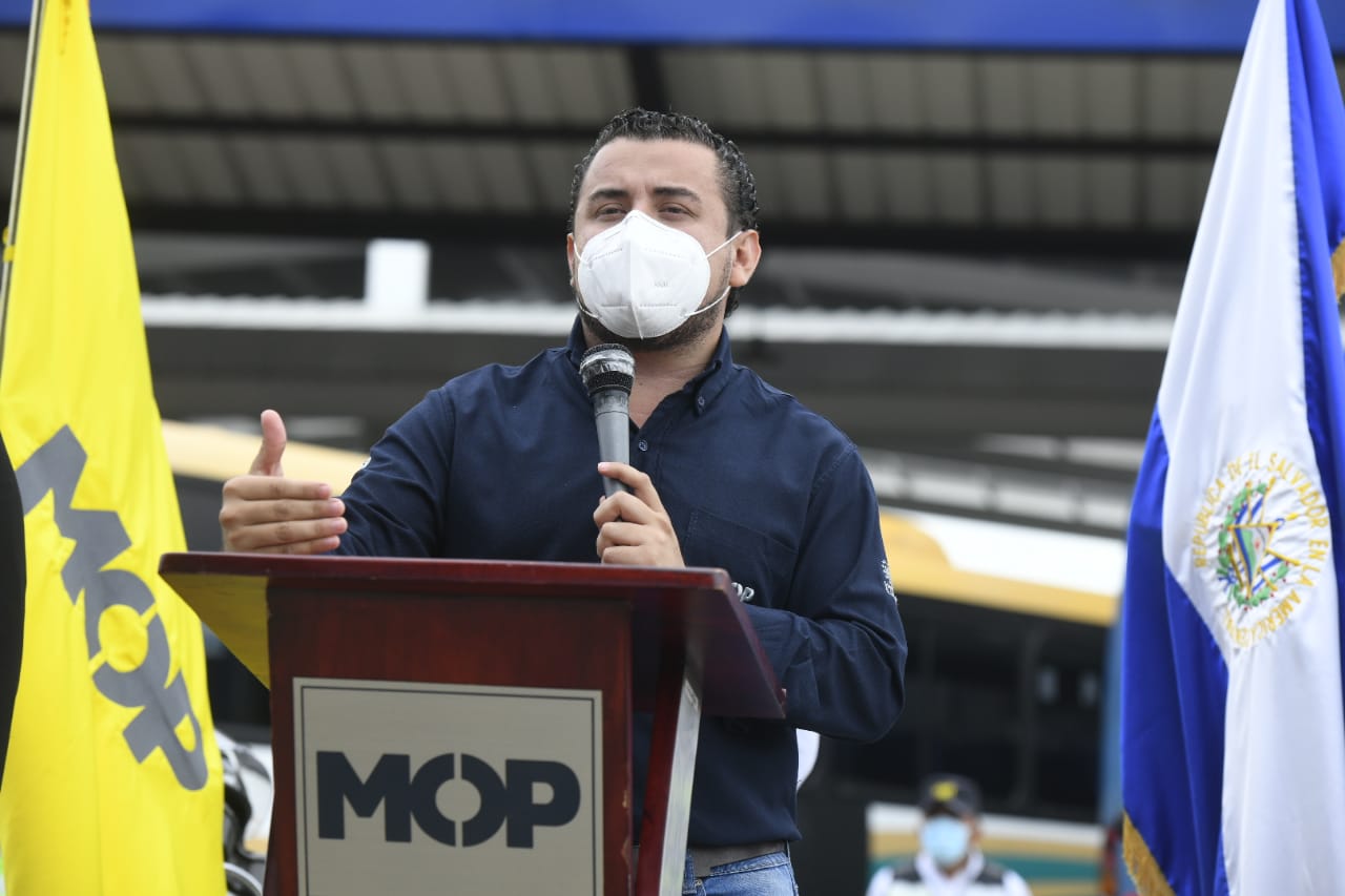 Gobierno de El Salvador prepara una reapertura ordenada y segura del transporte público